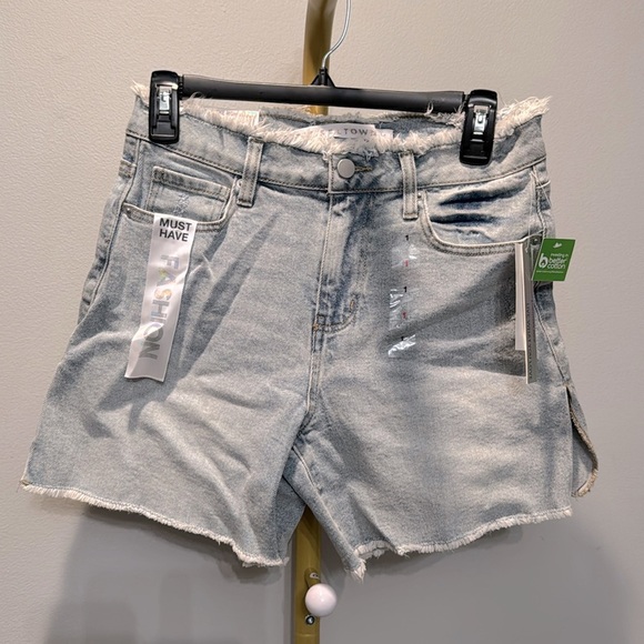 Tinseltown Hi Rise denim Mom Shorts NWT 1/25 - Picture 2 of 10
